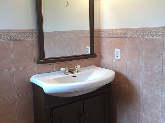 4th image of 18700 NE 18th Ave APT 204