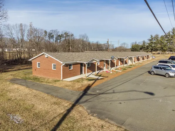 500 Bethania - Shea Apts