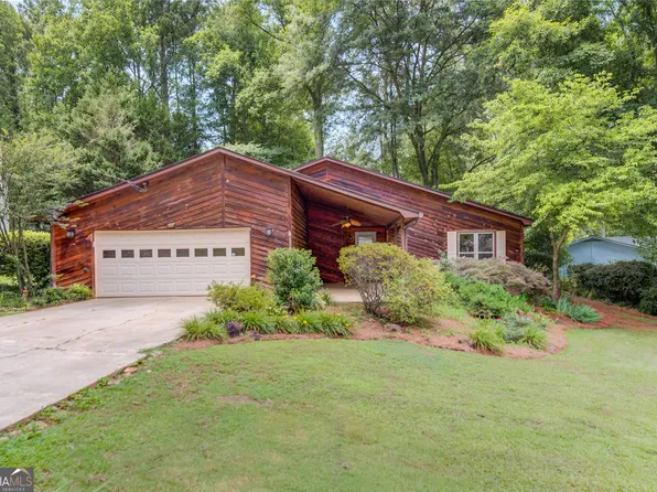 498 Candlewick Ln, Lilburn, GA 30047