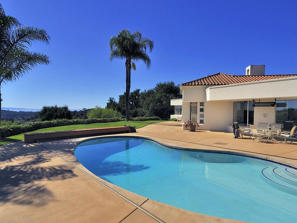2nd image of 1044 Camino Del Retiro