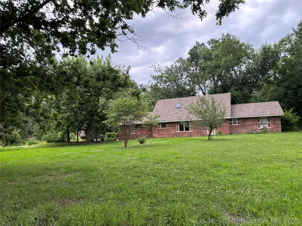 755 Winter Ln, Claremore, OK 74017