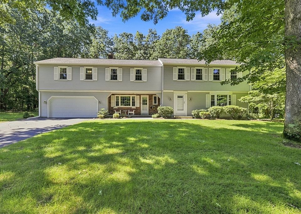 1st image of 76 Mohawk Dr