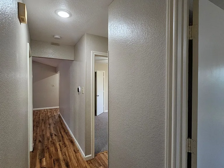 1402 Sheppard Ln — Photo 25