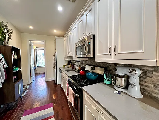 Rented by Massada Home Sales Inc | media 25