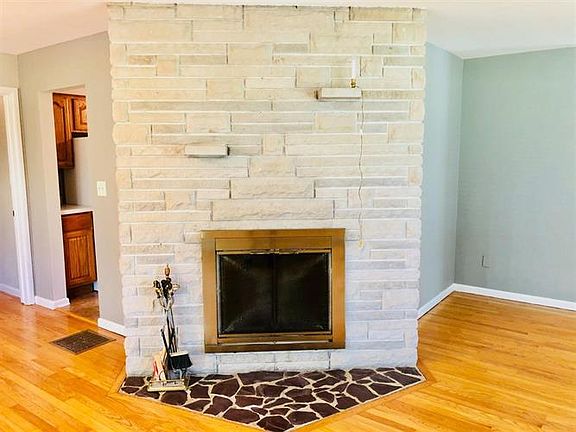 4th image of 2801 W 57th Ave