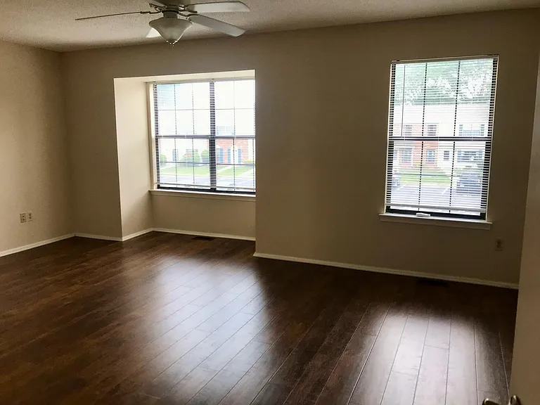 260 Bromley Pl — Photo 9