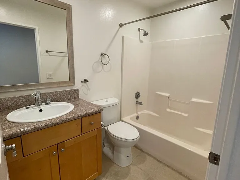5330 Satsuma Ave — Photo 16