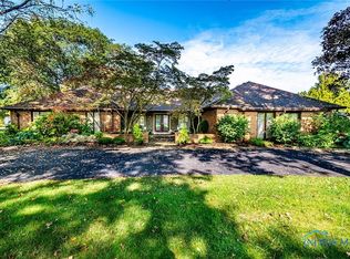 2904 Manley Rd, Maumee, OH 43537