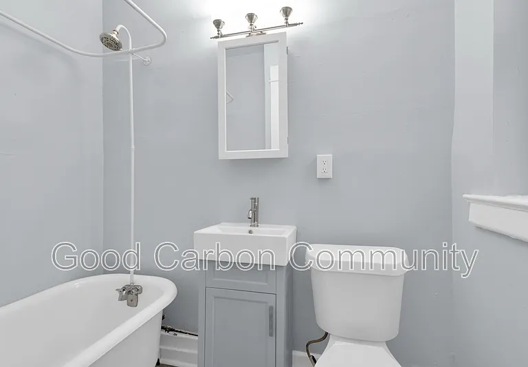 131 Allen St #5 — Photo 9