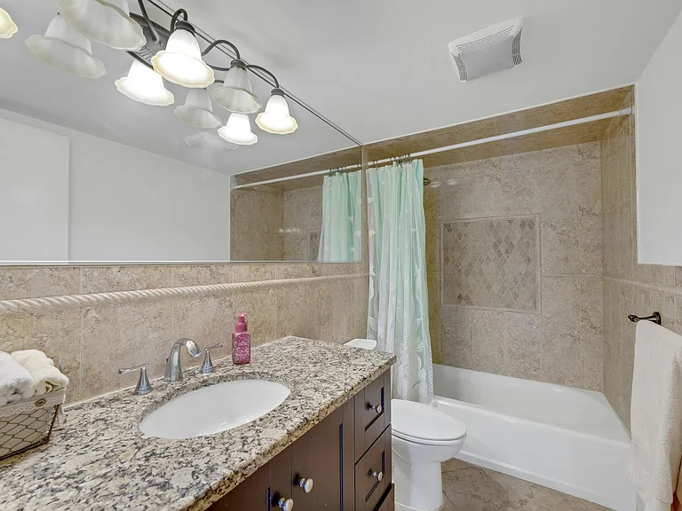 418 Chase Ct — Photo 25