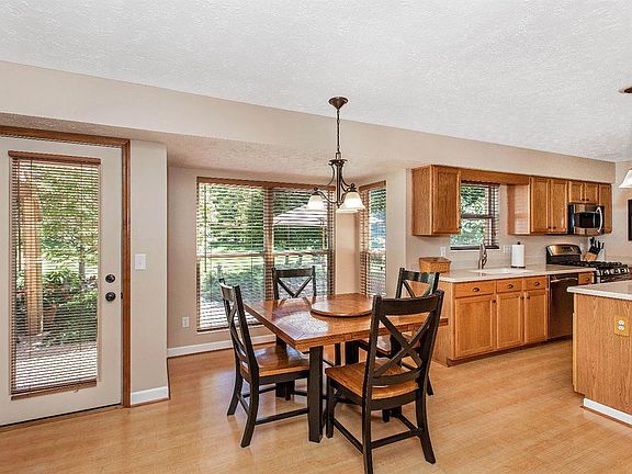 4th image of 6412 Lakerun Ct