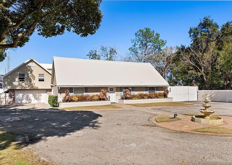 1st image of 8255 Lake Underhill Rd