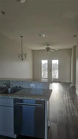 4504 Pontchartrain Dr — Photo 5