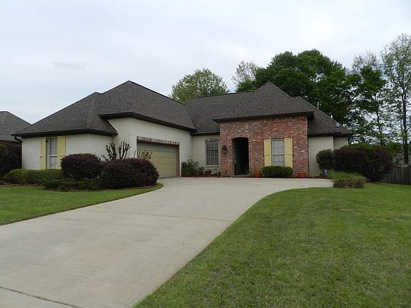 2nd image of 104 Bridgeton Cir