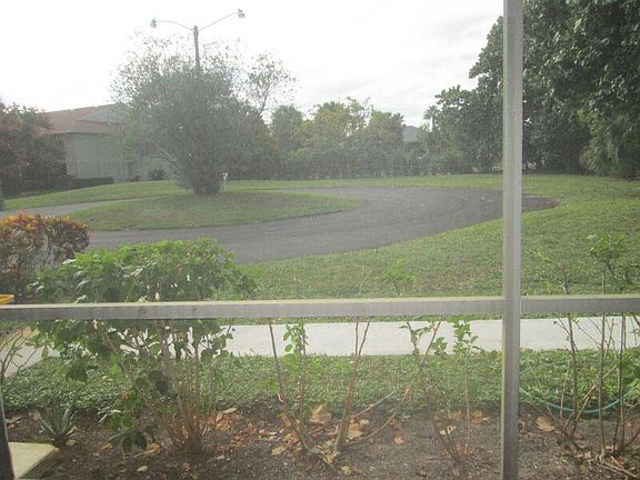 5th image of 6560 Chasewood Dr APT A