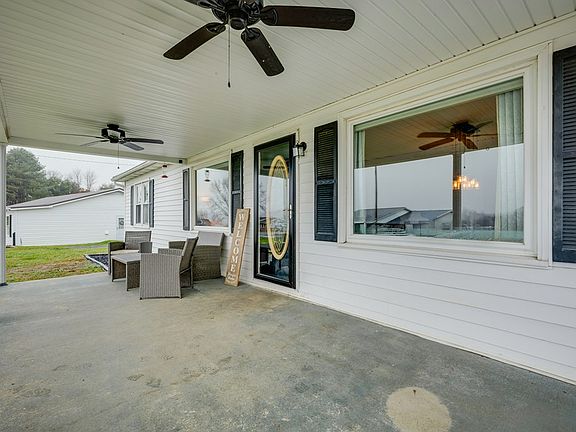 4th image of 140 Lynnside Dr