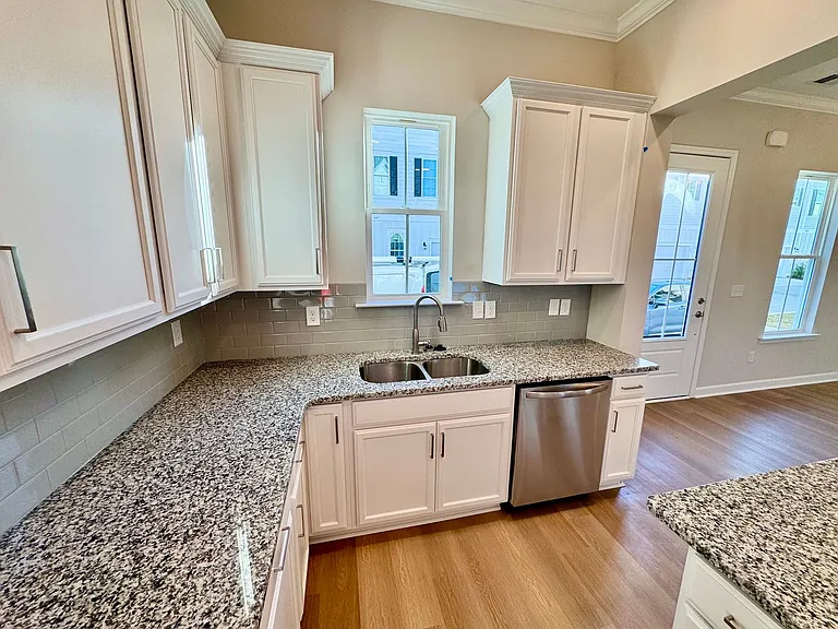 2820 Cook Cir #D — Photo 12