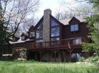 S3W31818 Mary Ct, Delafield, WI 53018