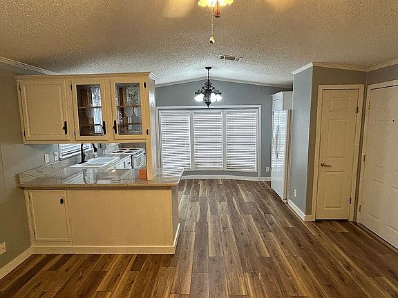 3rd image of 111 Prevost Dr