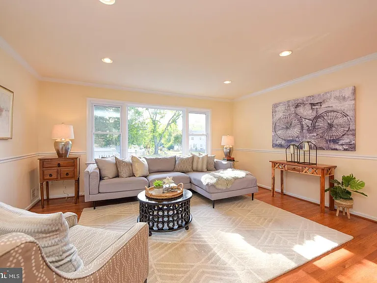 8506 Wagon Wheel Rd — Photo 3