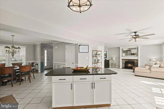 239 Bishops Glen Dr — Photo 14