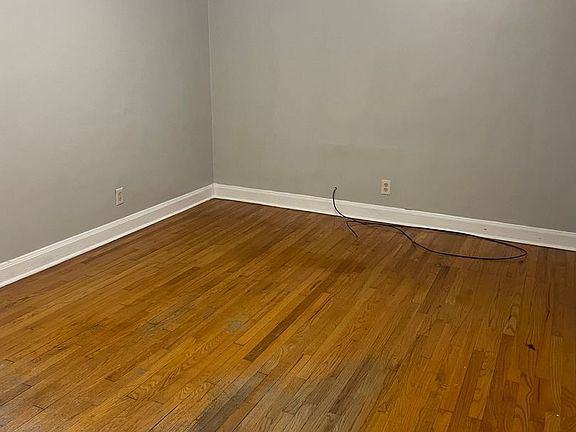3rd image of 2615 Martin Luther King Jr Ave