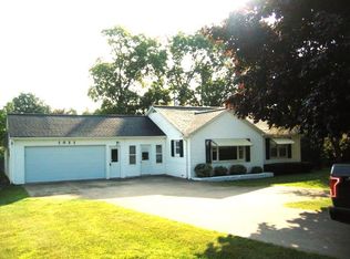 1021 S Lakeshore Rd, Harbor Beach, MI 48441