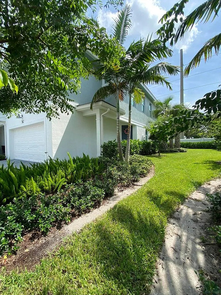 Building Photo - 562 Parsons Way