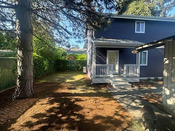 2nd image of 11017B 17th Ave NE