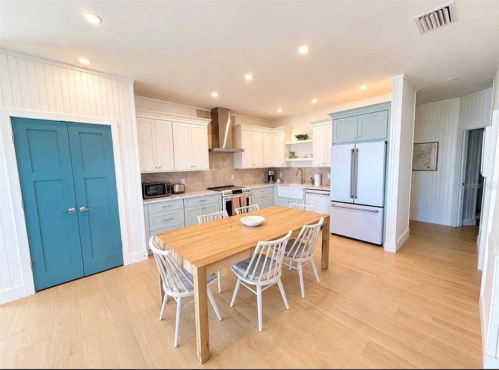 3 bed, 2.0 bath, 1421 sqft, $13,500 — Photo 4