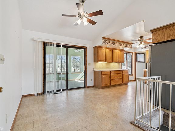 5th image of 1924 Grube St