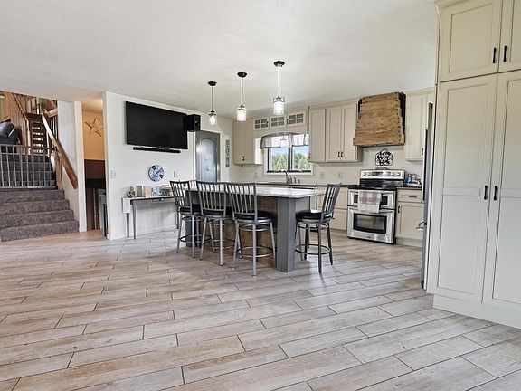 3rd image of W6074 MULBERRY LANE