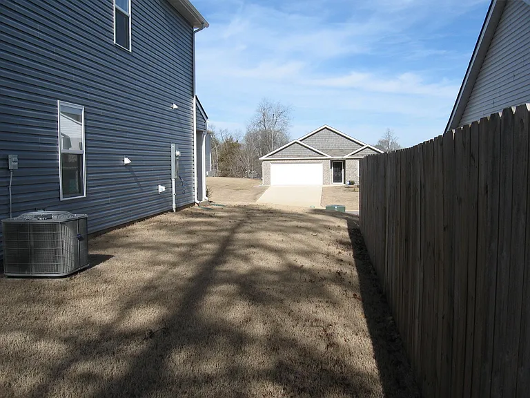 219 Venard Way — Photo 32