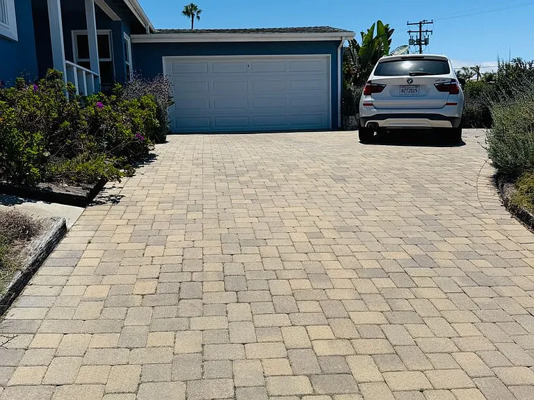 100 Via Riviera — Photo 3