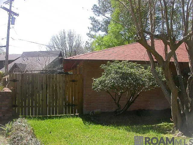 10432 Goodwood Blvd — Photo 8