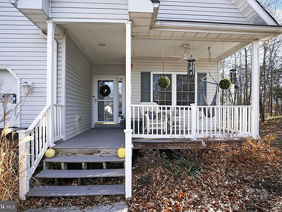 5th image of 130 Charlotte Ave