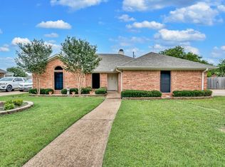 308 Greystone Dr, Lorena, TX 76655