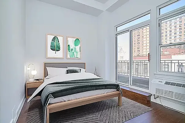 Rented by REAL New York | media 24