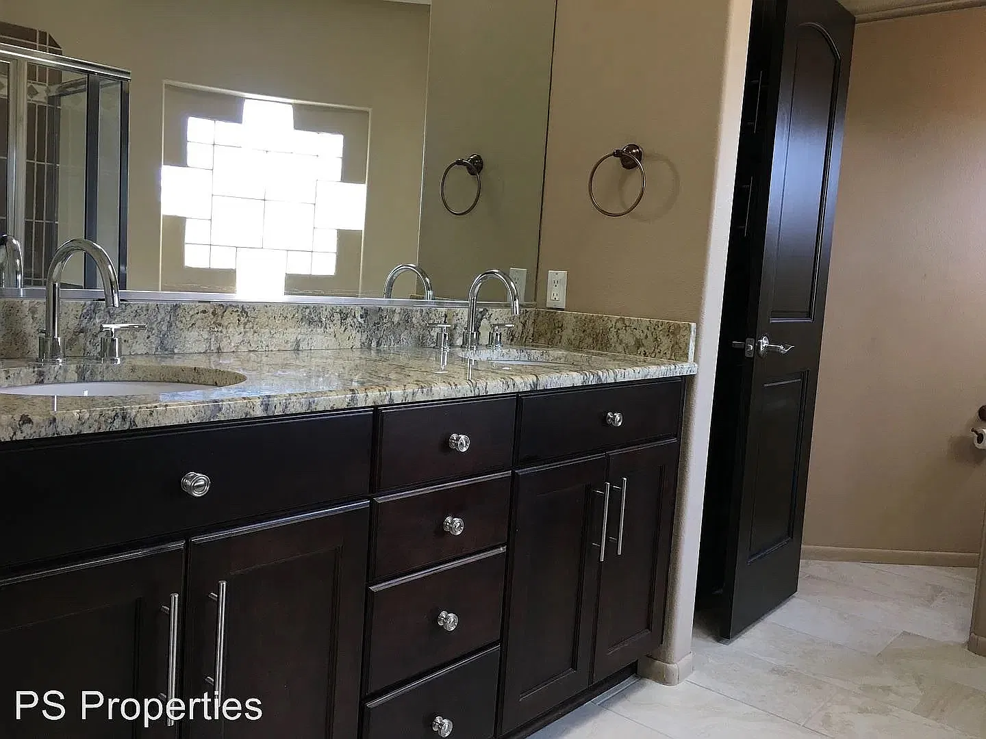 4 bed, 2306 sqft, $3,500 — Photo 2
