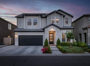 11425 N Via Campagna Dr, Fresno, CA 93730