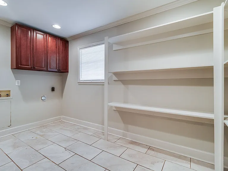 808 Tolson Rd — Photo 9