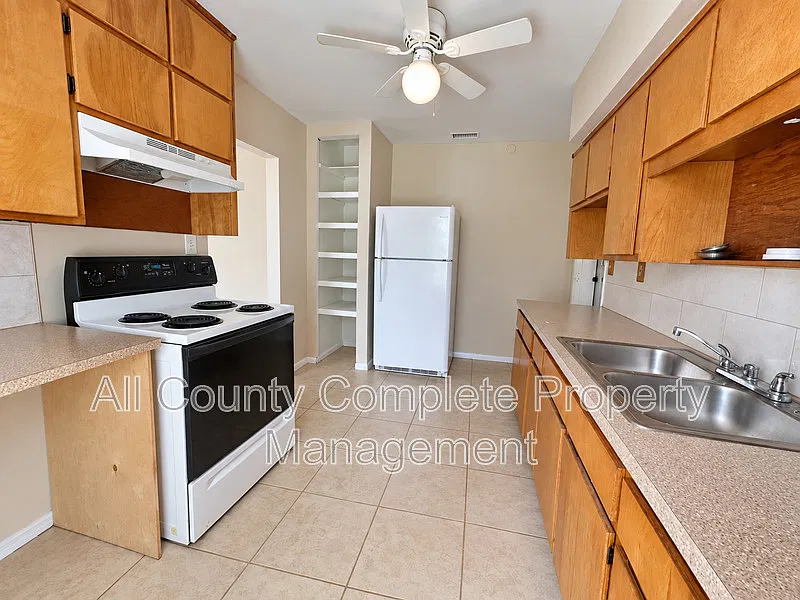 2 bed, 1.0 bath, 1086 sqft, $1,395 — Photo 3