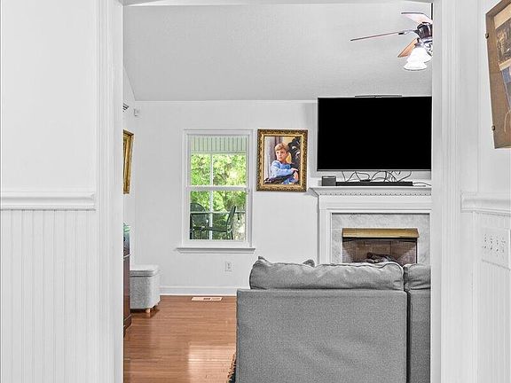 5th image of 207 Eagle Landing Dr