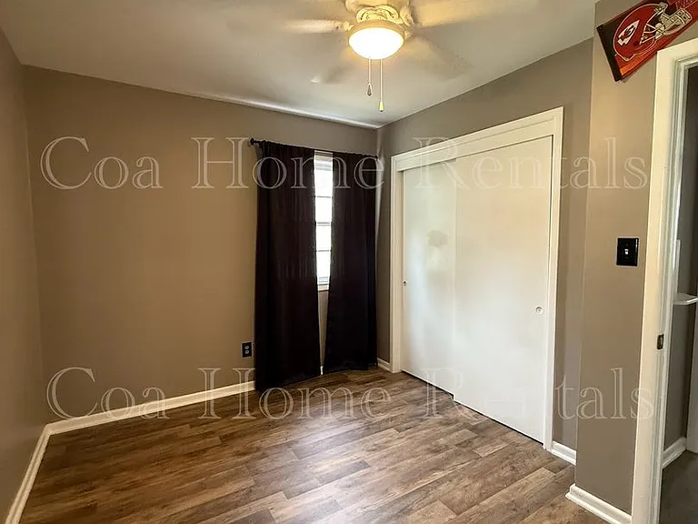 535 S Derby Ave — Photo 8