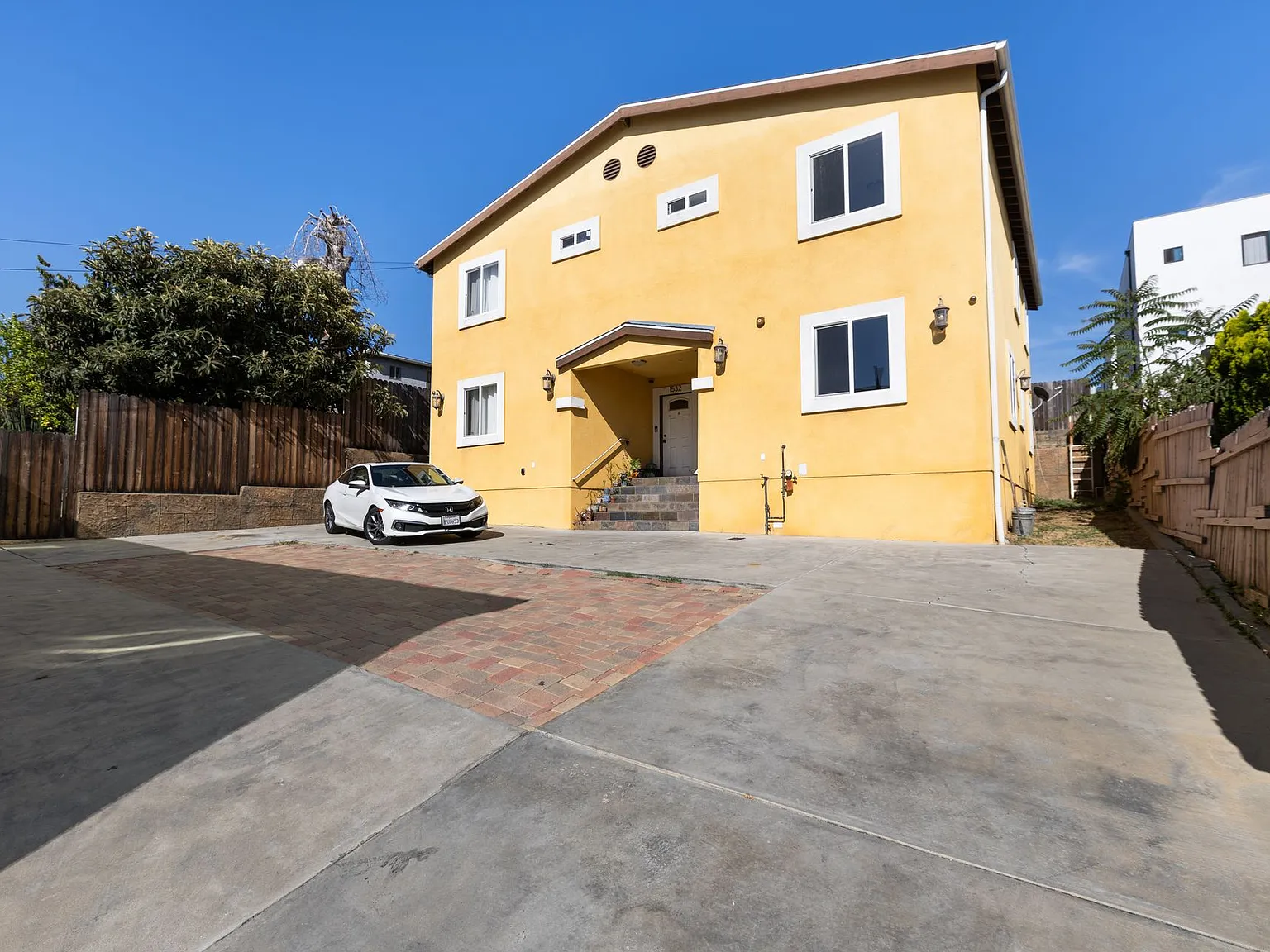 4 Bed / 3 Bath Townhouse - Parking & in-unit laundry - Right next to USC Keck Medical Center — Photo 2