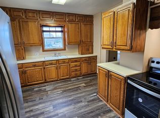 515 E 4th St, Vinton, IA 52349