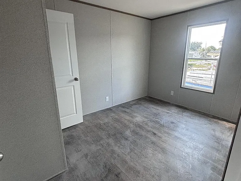 7480 SE Eagle Ave — Photo 11