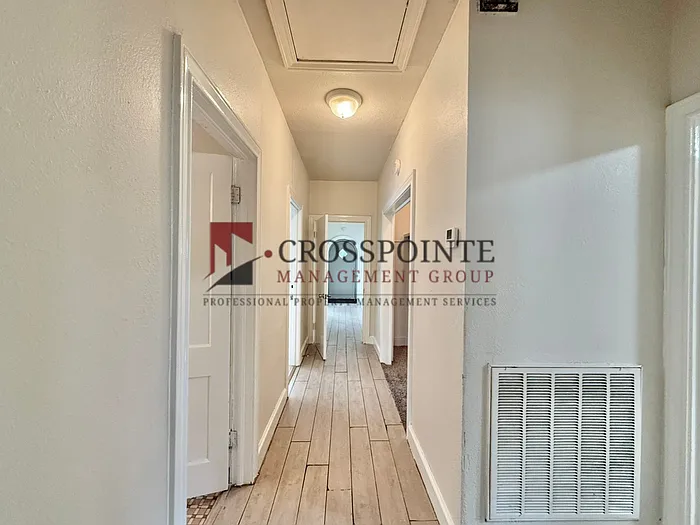 1120 Augusta Ave — Photo 23