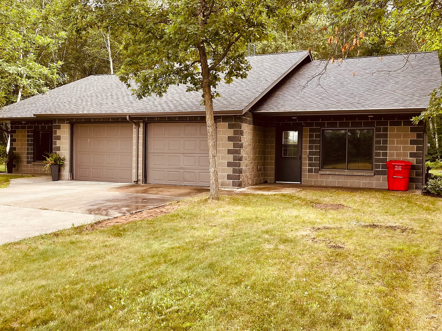 2 bed, 1200 sqft, $1,200 — Photo 1