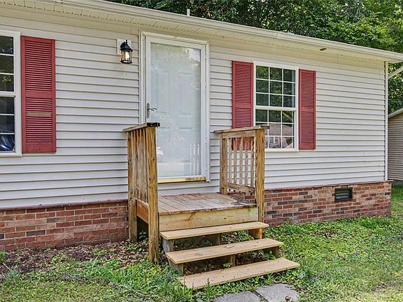 4th image of 117 Briar Ln